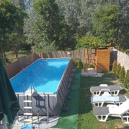 Vikendica Apartments Dunav Ms Celarevo Bagian luar foto