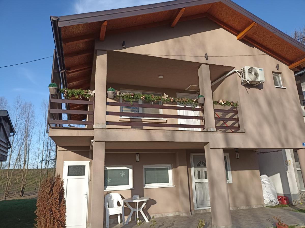 Vikendica Apartments Dunav Ms Celarevo Bagian luar foto